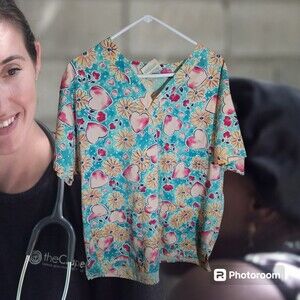 Crest V Neck Scrub Top Size L Heart & Flowers (OS 605)